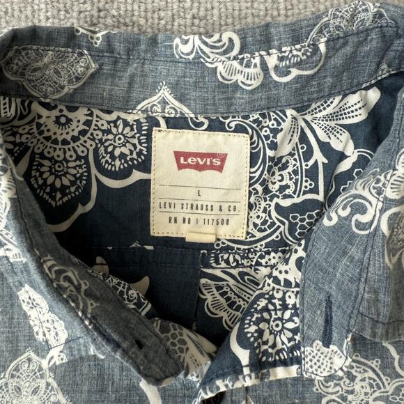 Levis Shirt Mens Large Blue White Floral Reverse Print Button Up Casual Summer - Picture 3 of 8